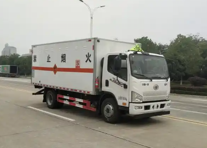 霍邱爆破器材运输车可以上高速吗？