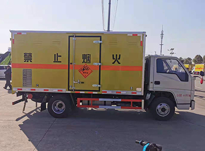 霍邱爆破器材运输车技术升级与安全合规新趋势